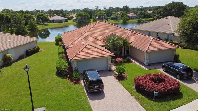 7755 Berkshire Pines DR, Naples, FL 34104