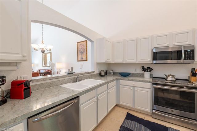 7755 Berkshire Pines DR, Naples, FL 34104