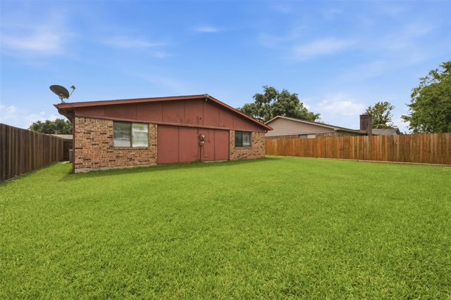 15722 Corsair Road, Houston, TX 77053