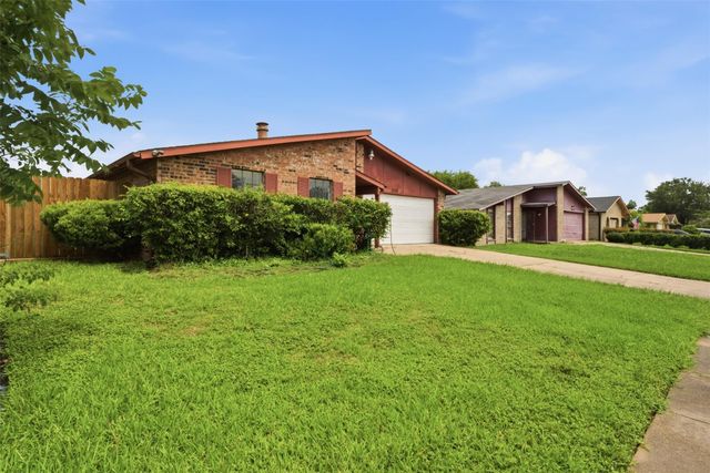 15722 Corsair Road, Houston, TX 77053