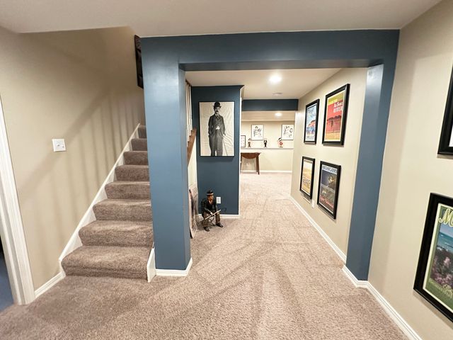 823 Columbia Circle, North Aurora, IL 60542