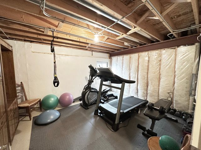 823 Columbia Circle, North Aurora, IL 60542