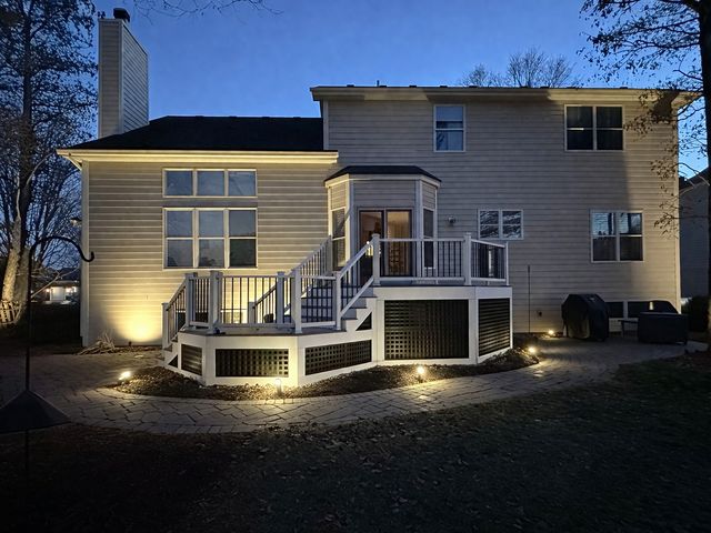 823 Columbia Circle, North Aurora, IL 60542