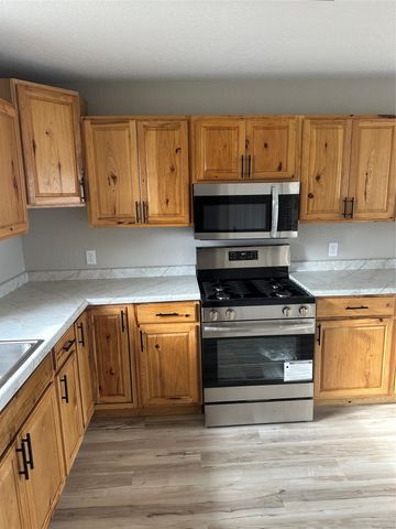 621 SE 9th Street, Des Moines, IA 50309