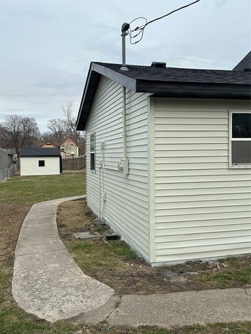 621 SE 9th Street, Des Moines, IA 50309