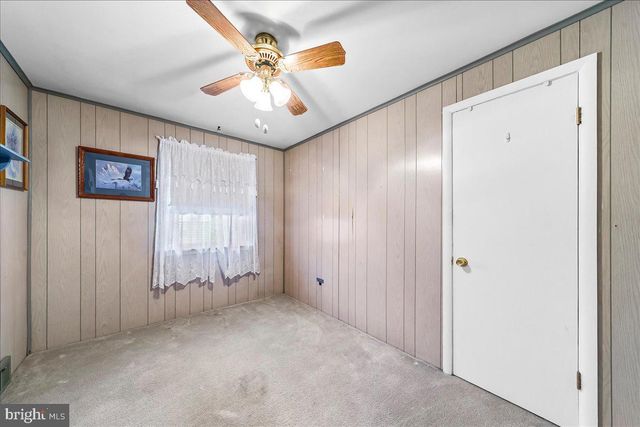 327 ASHLAND AVE, Secane, PA 19018