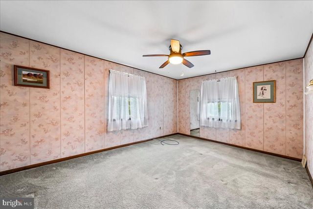 327 ASHLAND AVE, Secane, PA 19018