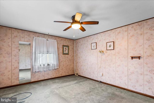 327 ASHLAND AVE, Secane, PA 19018