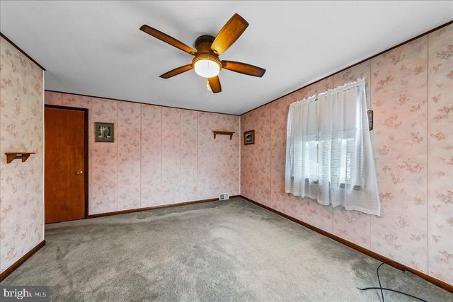 327 ASHLAND AVE, Secane, PA 19018