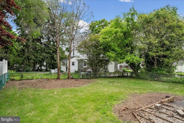 327 ASHLAND AVE, Secane, PA 19018