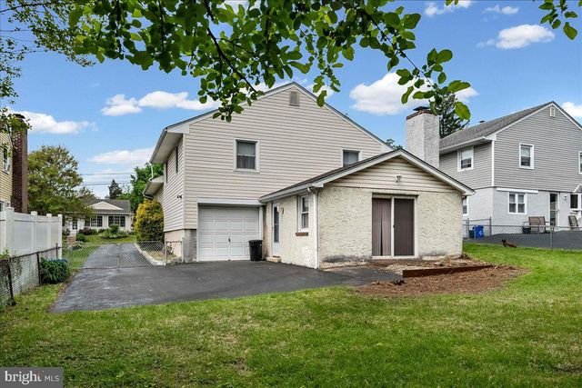 327 ASHLAND AVE, Secane, PA 19018