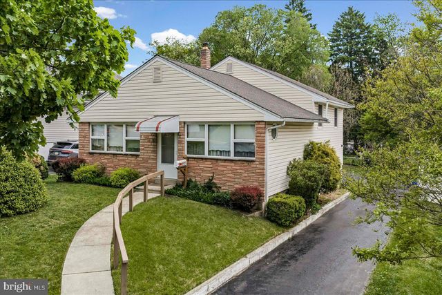 327 ASHLAND AVE, Secane, PA 19018