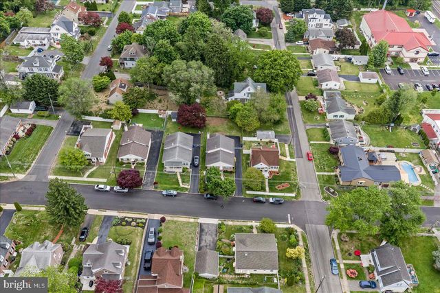 327 ASHLAND AVE, Secane, PA 19018