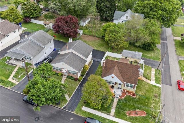 327 ASHLAND AVE, Secane, PA 19018