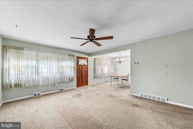 327 ASHLAND AVE, Secane, PA 19018