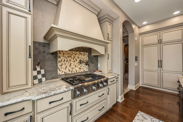 7308 NW 86th Street, Johnston, IA 50131