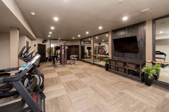 7308 NW 86th Street, Johnston, IA 50131