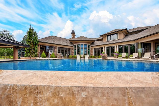 7308 NW 86th Street, Johnston, IA 50131