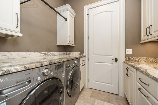 7308 NW 86th Street, Johnston, IA 50131