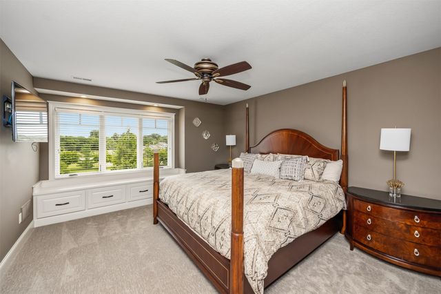 7308 NW 86th Street, Johnston, IA 50131
