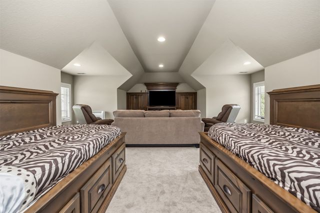 7308 NW 86th Street, Johnston, IA 50131
