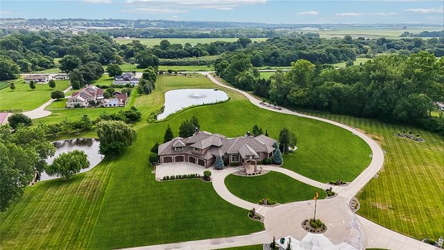 7308 NW 86th Street, Johnston, IA 50131
