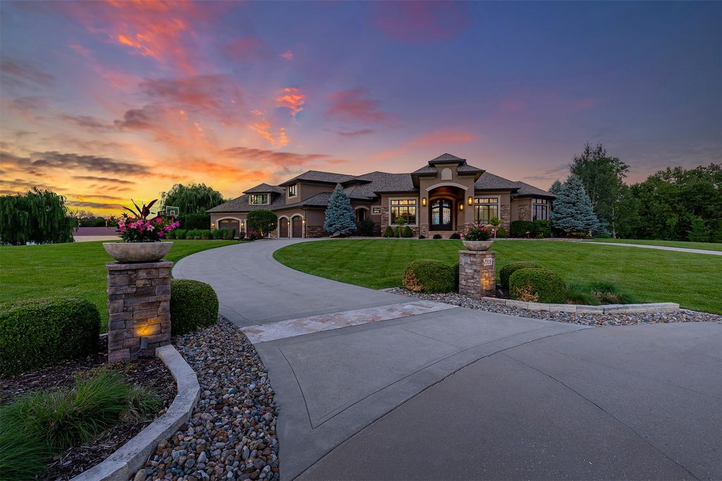 7308 NW 86th Street, Johnston, IA 50131
