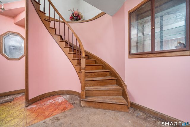 32 Lincoln Street, Cromwell, CT 06416