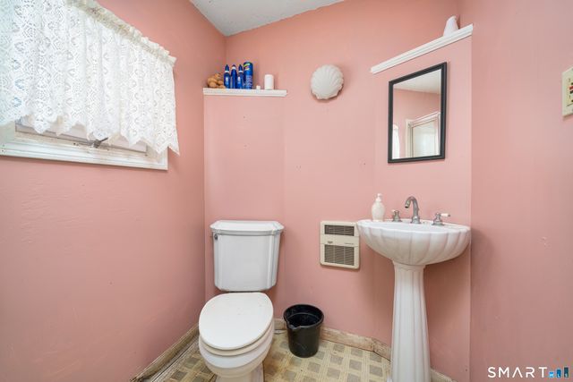 32 Lincoln Street, Cromwell, CT 06416