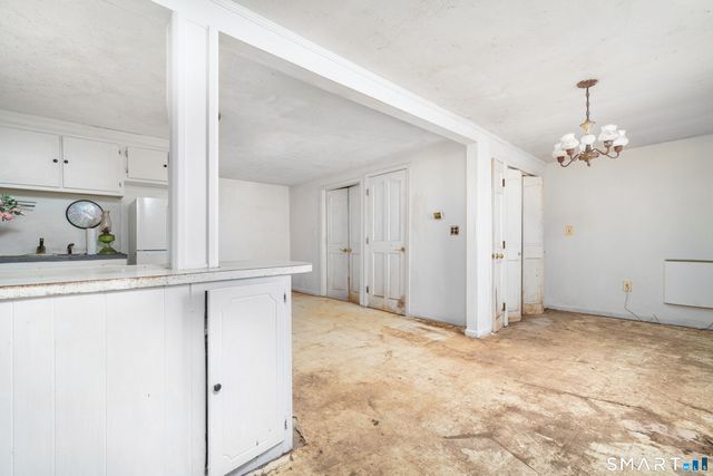 32 Lincoln Street, Cromwell, CT 06416