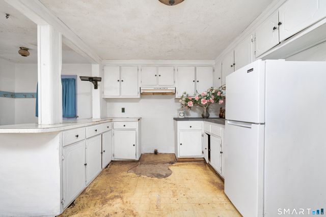 32 Lincoln Street, Cromwell, CT 06416