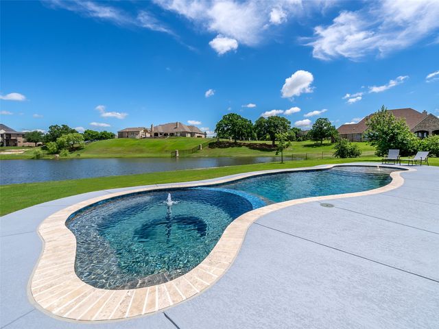 2170 Forest Hill Drive, Cross Roads, TX 76227