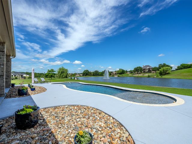 2170 Forest Hill Drive, Cross Roads, TX 76227