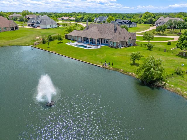 2170 Forest Hill Drive, Cross Roads, TX 76227