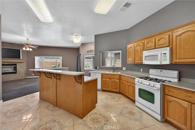 7264 Kuki, Oak Hills, CA 92344