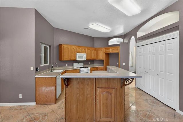 7264 Kuki, Oak Hills, CA 92344