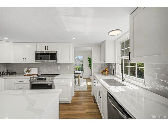 1421 S Chambers Cir, Aurora, CO 80012