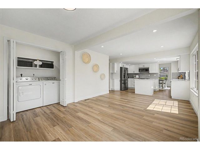 1421 S Chambers Cir, Aurora, CO 80012