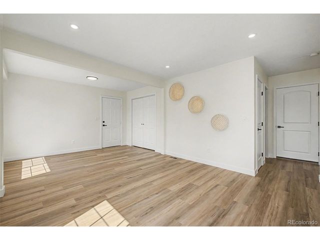 1421 S Chambers Cir, Aurora, CO 80012