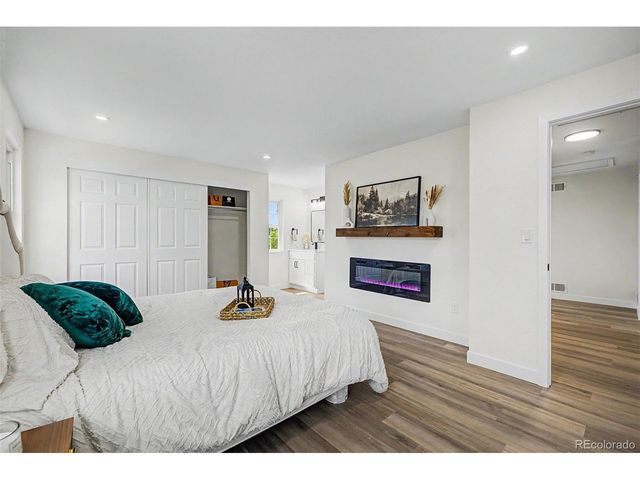1421 S Chambers Cir, Aurora, CO 80012
