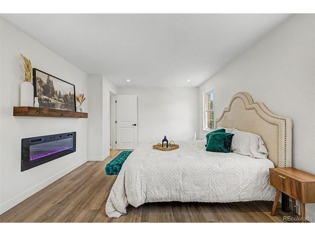 1421 S Chambers Cir, Aurora, CO 80012
