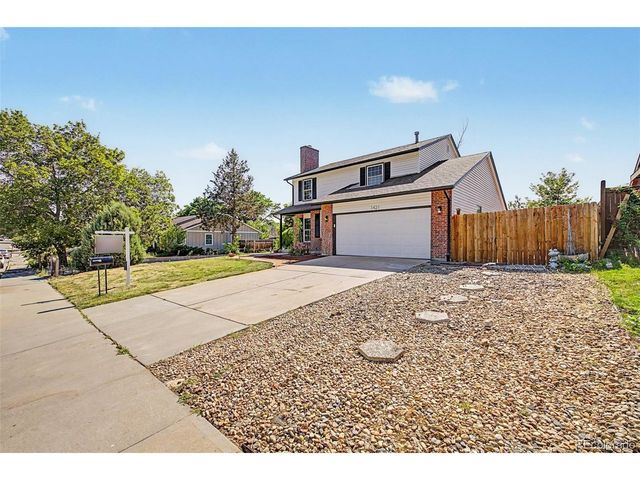 1421 S Chambers Cir, Aurora, CO 80012