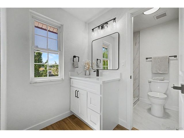 1421 S Chambers Cir, Aurora, CO 80012