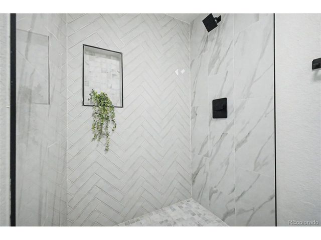 1421 S Chambers Cir, Aurora, CO 80012