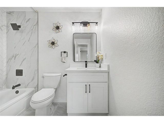 1421 S Chambers Cir, Aurora, CO 80012