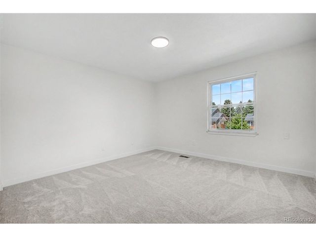 1421 S Chambers Cir, Aurora, CO 80012