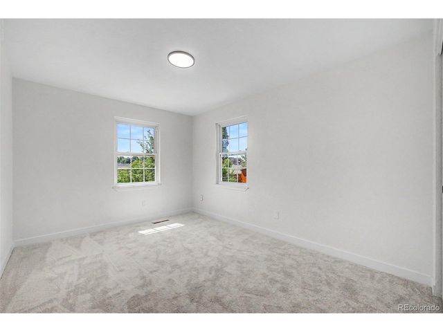 1421 S Chambers Cir, Aurora, CO 80012