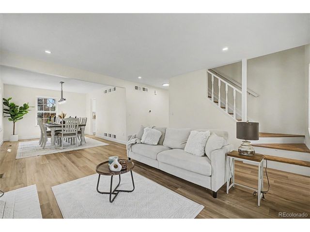 1421 S Chambers Cir, Aurora, CO 80012
