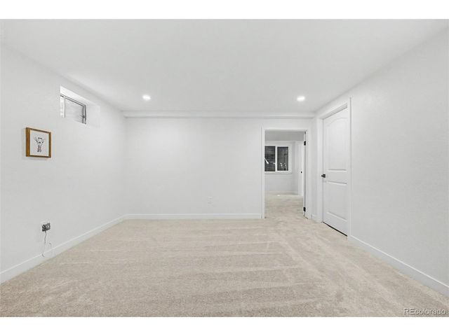 1421 S Chambers Cir, Aurora, CO 80012