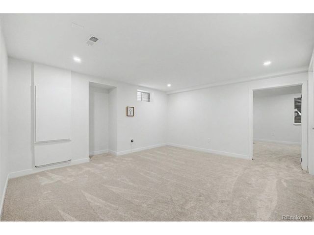 1421 S Chambers Cir, Aurora, CO 80012